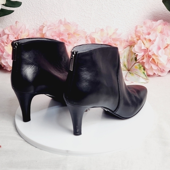 SEYCHELLES Black Leather Ankle Small Heel Boots Size 7M - Picture 6 of 11